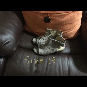 SO dress shoes for little girls